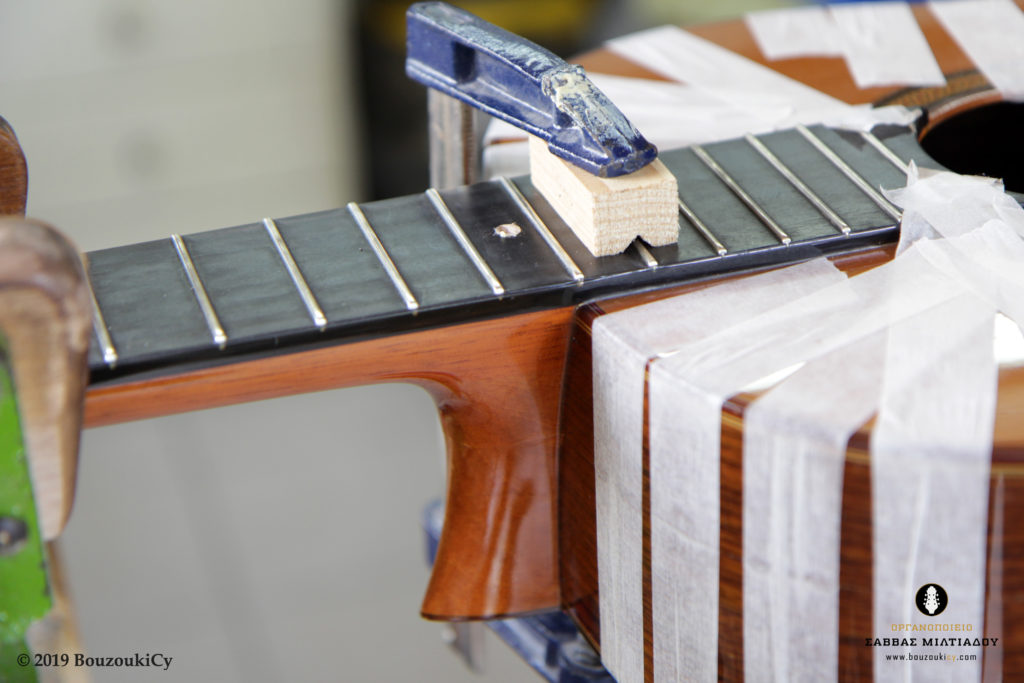 Workshop of Savvas Miltiadou - Musical Instrument Repairs - Classic Guitar Repair - Επισκευή κλασσικής κιθάρας - Οργανοποιείο Σάββα Μιλτιάδου - Κατασκευές επισκευές μουσικών οργάνων Κύπρο - Ελλάδα