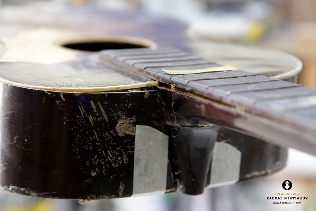 Επισκευή ακουστικής κιθάρας - Old Acoustic Guitar Restored - Repair - Οργανοποιείο Σ. Μιλτιάδου - BouzoukiCy - Cyprus - Κύπρος (11)