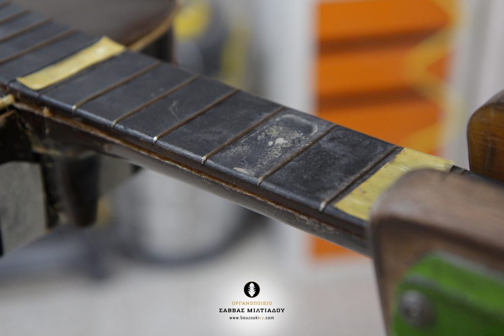 Επισκευή ακουστικής κιθάρας - Old Acoustic Guitar Restored - Repair - Οργανοποιείο Σ. Μιλτιάδου - BouzoukiCy - Cyprus - Κύπρος (13)