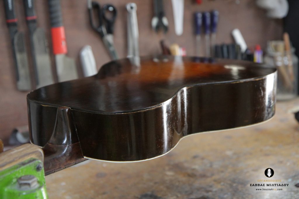 Επισκευή ακουστικής κιθάρας - Old Acoustic Guitar Restored - Repair - Οργανοποιείο Σ. Μιλτιάδου - BouzoukiCy - Cyprus - Κύπρος (38)