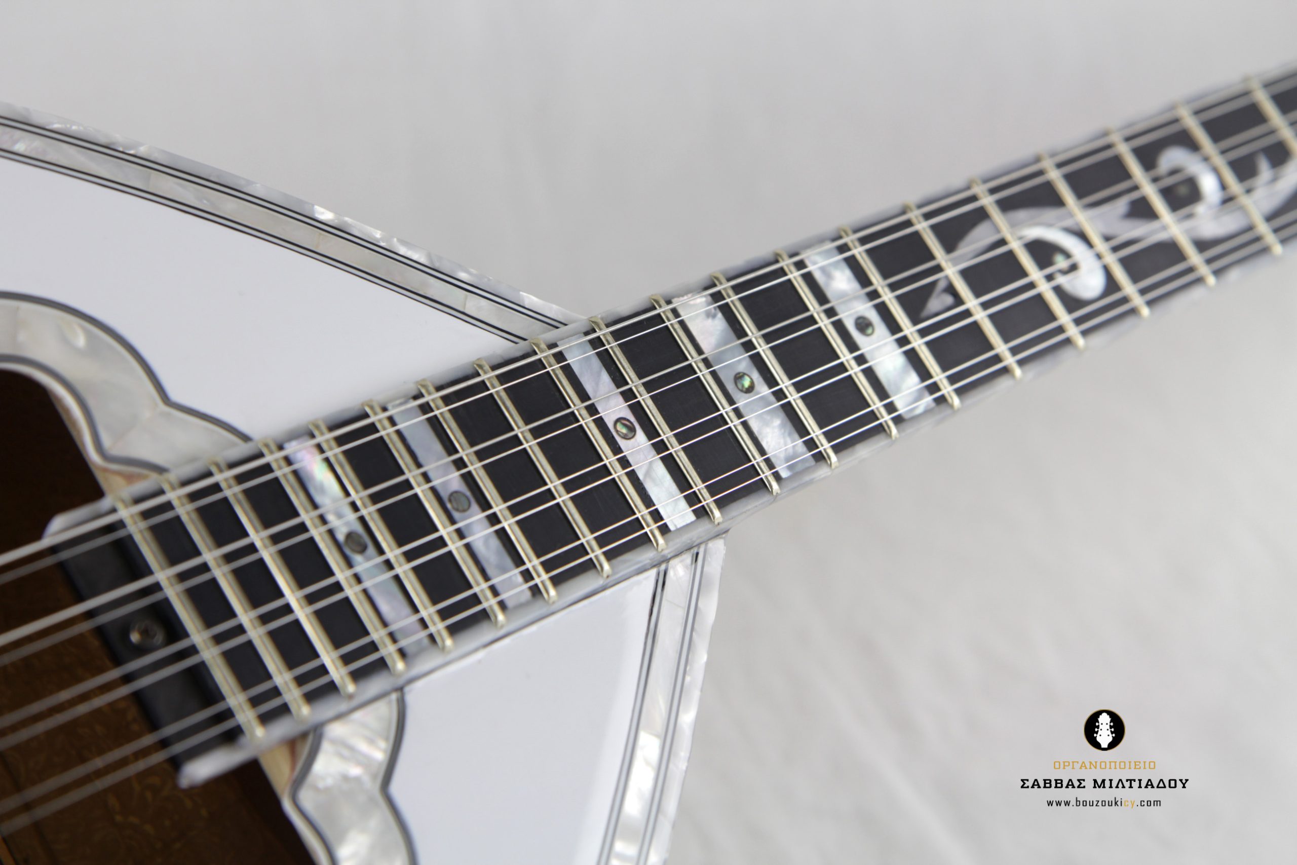 Άσπρο μπουζούκι PGN087B - 8 Strings white Bouzouki - Greek bouzouki - κατασκευαστές μπουζουκιών - Οργανοποιείο Σ. Μιλτιάδου (27)